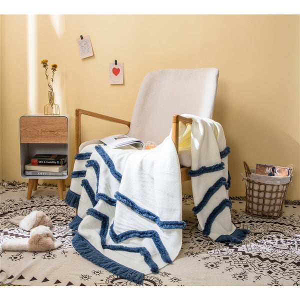 Blankets 130 X 160Cm Cozy Throw White With Blue Tribal Pattern