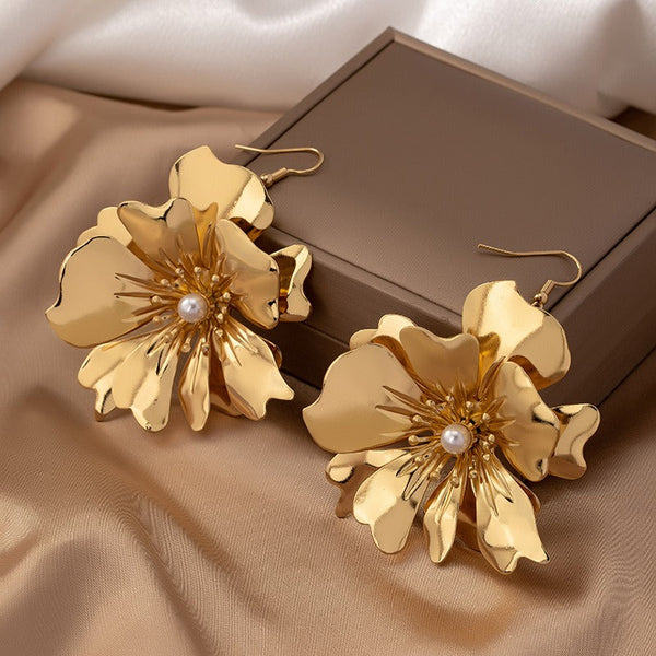 Earrings European And American Light Luxury High End French Retro Petal Metal Flower