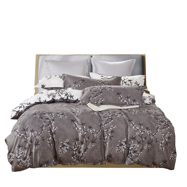 Iyanu Quilt/Duvet Cover Set